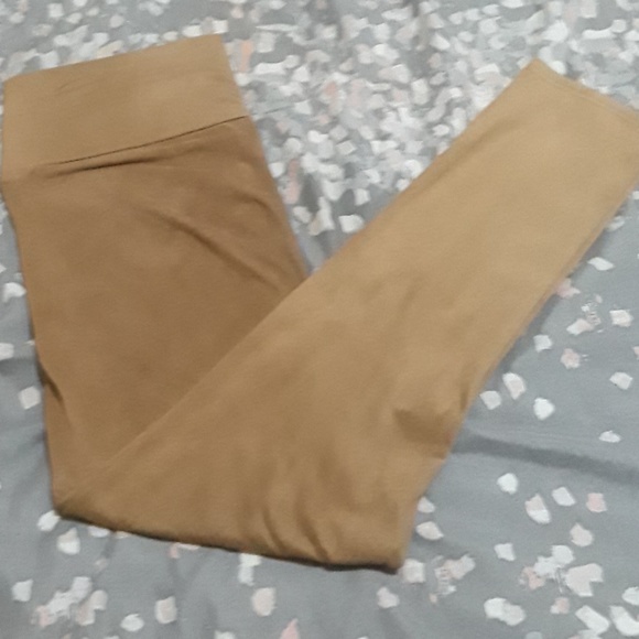 A'GACI Tan Suede Pants - Picture 4 of 4